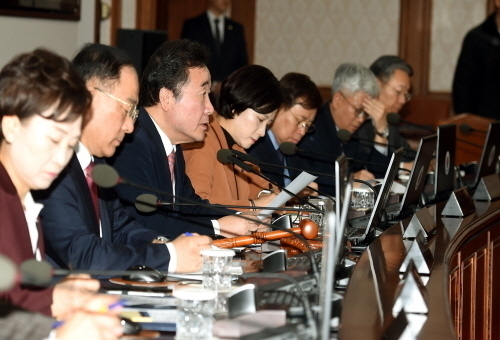 이낙연 국무총리가 지난 5일 세종로 정부서울청사에서 열린 국무회의를 주재, 모두발언을 하고 있다. 사진/국무조정실