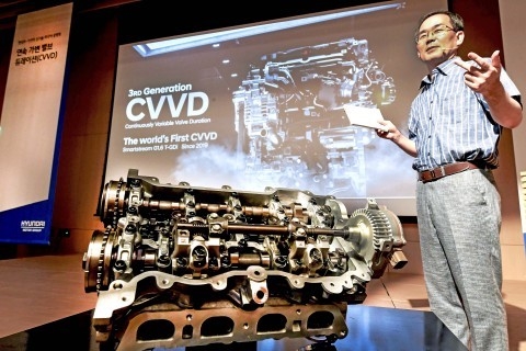 CVVD 기술을 고안한 하경표 위원이 기술을 설명하고 있다