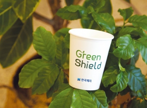 한국제지의 착한 포장재 ‘그린실드(Green Shield)’가 농협 모든 계열사 직원들이 구매하는 B2B몰에 공급됐다.