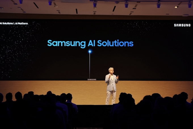 미국 실리콘밸리에서 열린 ‘삼성 파운드리 포럼 2024(Samsung Foundry Forum 2024)’에서 삼성전자 파운드리 사업부장 최시영 사장이 기조연설을 하고 있다.
