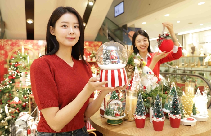 신세계 본점 신관 4층 홀리데이 기프트 마켓 팝업.