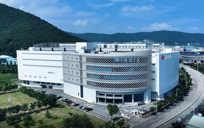 LG CNS 부산 데이터센터 전경. LG CNS가 행정안전부로부터 4곳(상암·부산·가산·하남)의 데이터센터에 대해 ‘재해경감 우수기업 인증’을 획득했다.