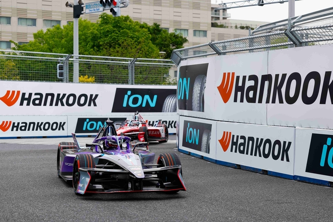 포뮬러 E 2025 도쿄 E-Prix 경기 장면.