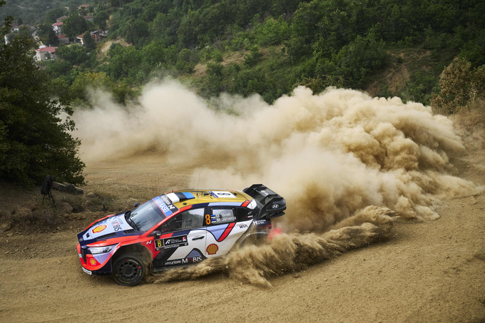 2025 WRC 그리스 랠리에서 질주하는 현대 월드랠리팀 ‘i20 N Rally1’ 경주차.