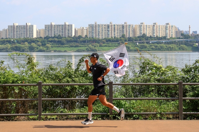 한국타이어가 국제 주거복지 비영리단체 한국해비타트 주관 ‘2025 815런’ 캠페인에 4년 연속 후원 기업으로 참여하며 독립유공자 후손들의 주거환경 개선에 기여했다.