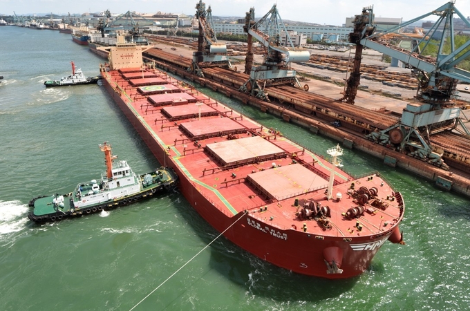HMM의 건화물선(Dry Bulk) Global Trust호.