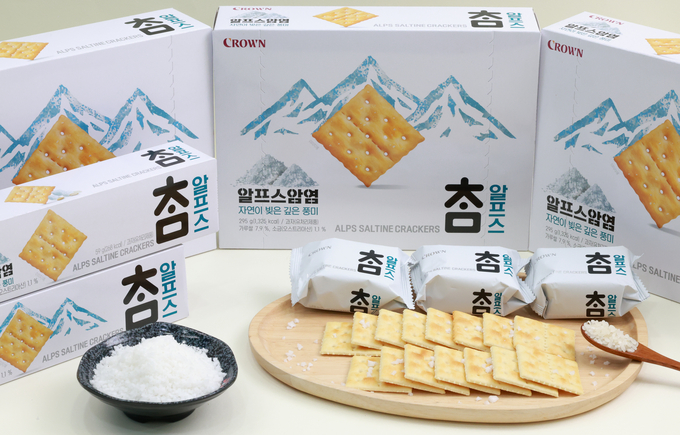 40살 크라운 참 크래커, 새로운 짠맛 담은 ‘참 알프스’ 출시.