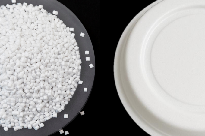 롯데케미칼 접착성 소재(왼쪽) 및 식품 포장용기(오른쪽).