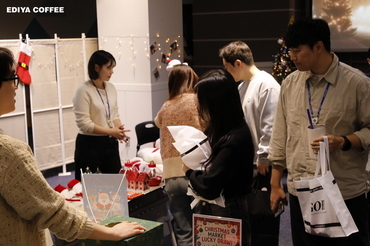 이디야커피, 연말 사내 플리마켓 진행