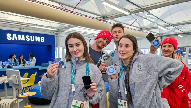 삼성전자 '갤럭시 Z 플립7 올림픽 에디션' 전달